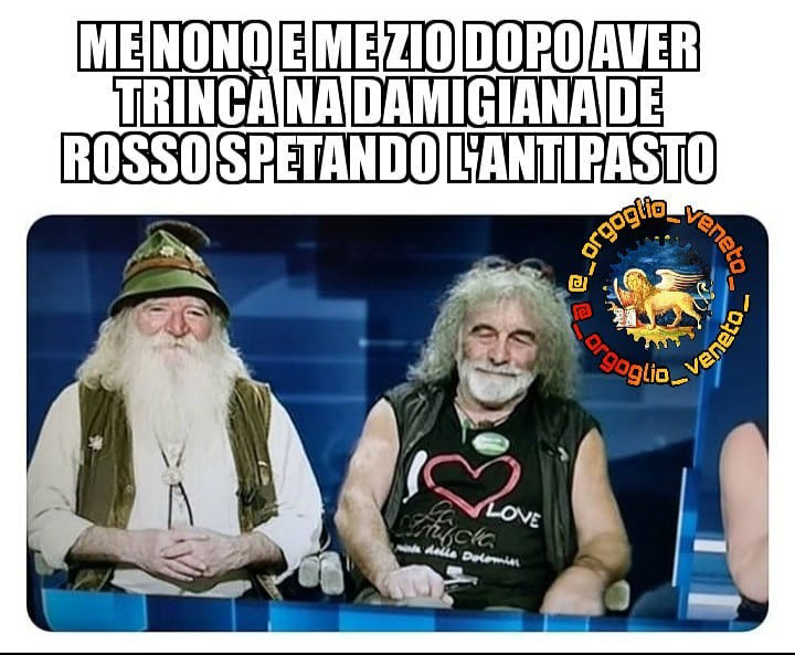 Mio nonno e mio zio dopo aver bevuto una damigiana di vino rosso