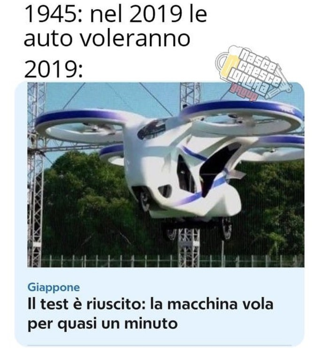 Però è bruttissima sta macchina