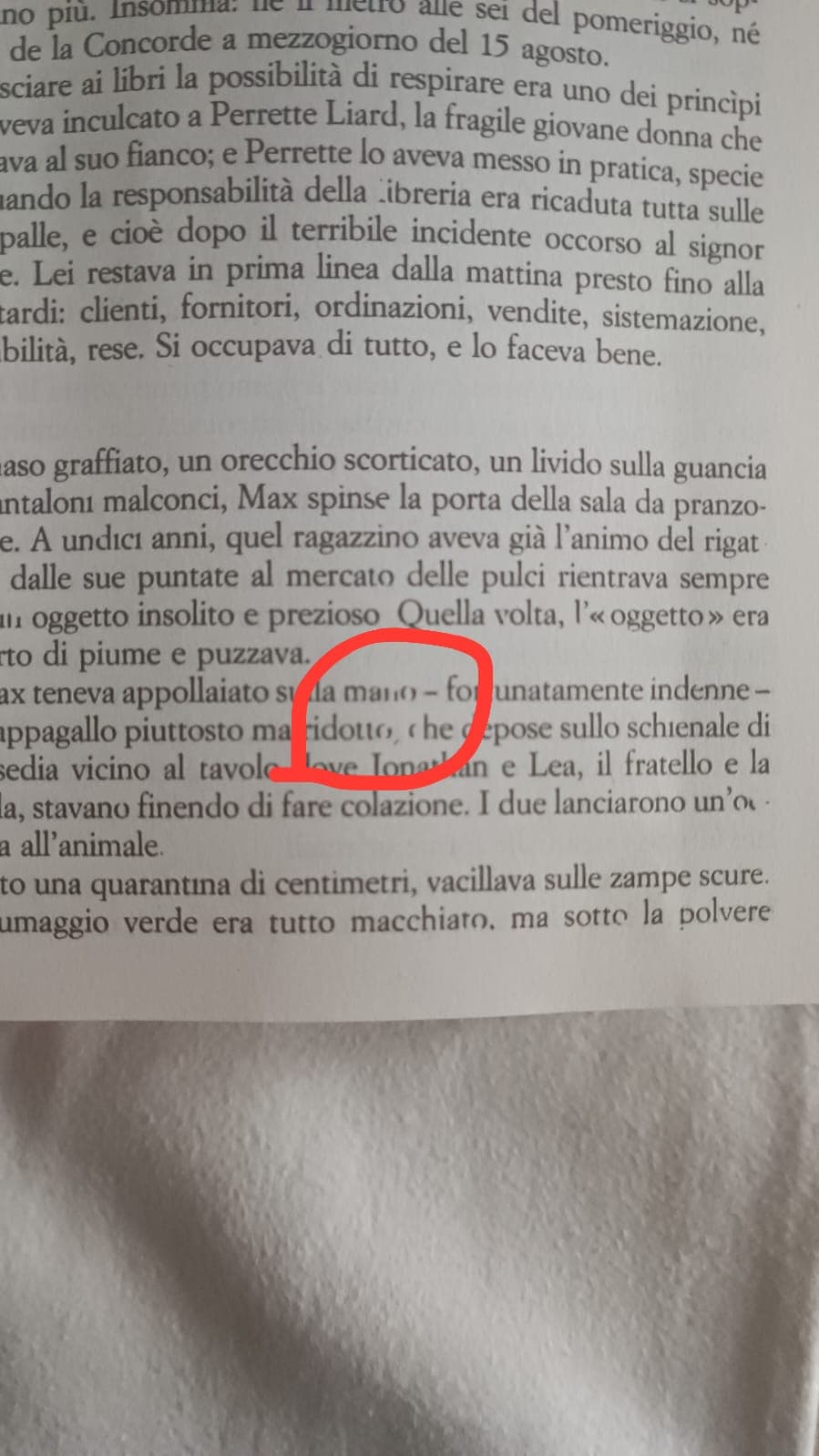 Penso di essere uno dei pochi ad essersi beccato un libro stampato col culo, nice