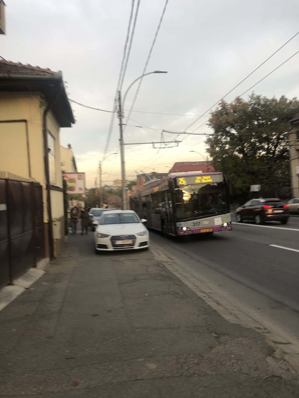 Sono scesa alla fermata sbagliata del bus cazzo 