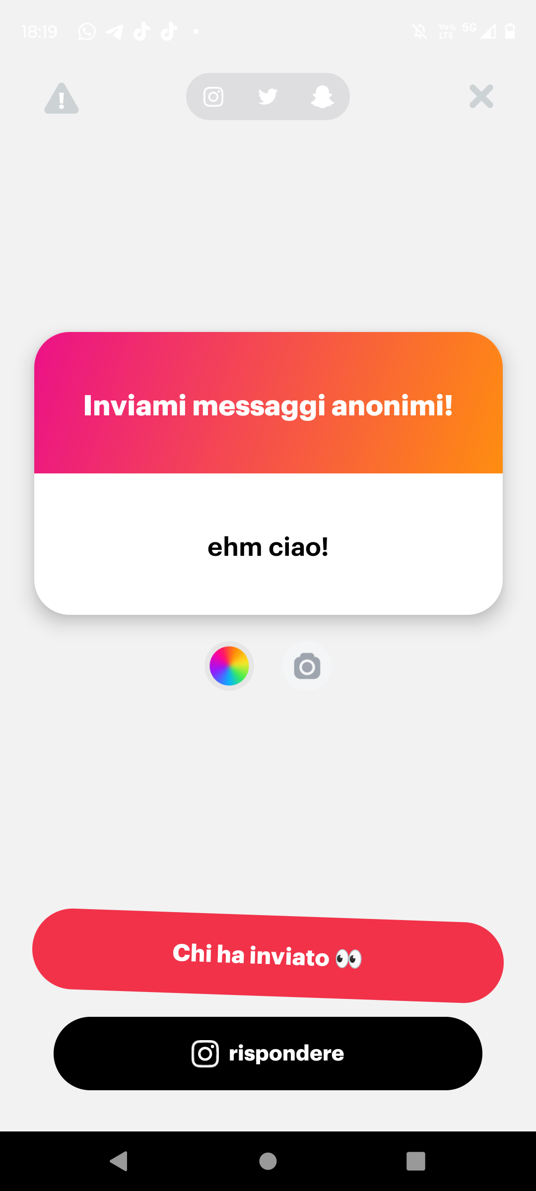 eii non ho idea di chi tu sia ma ciao :) (devo assolutamente nascondere il fatto che adesso sono curiosa)