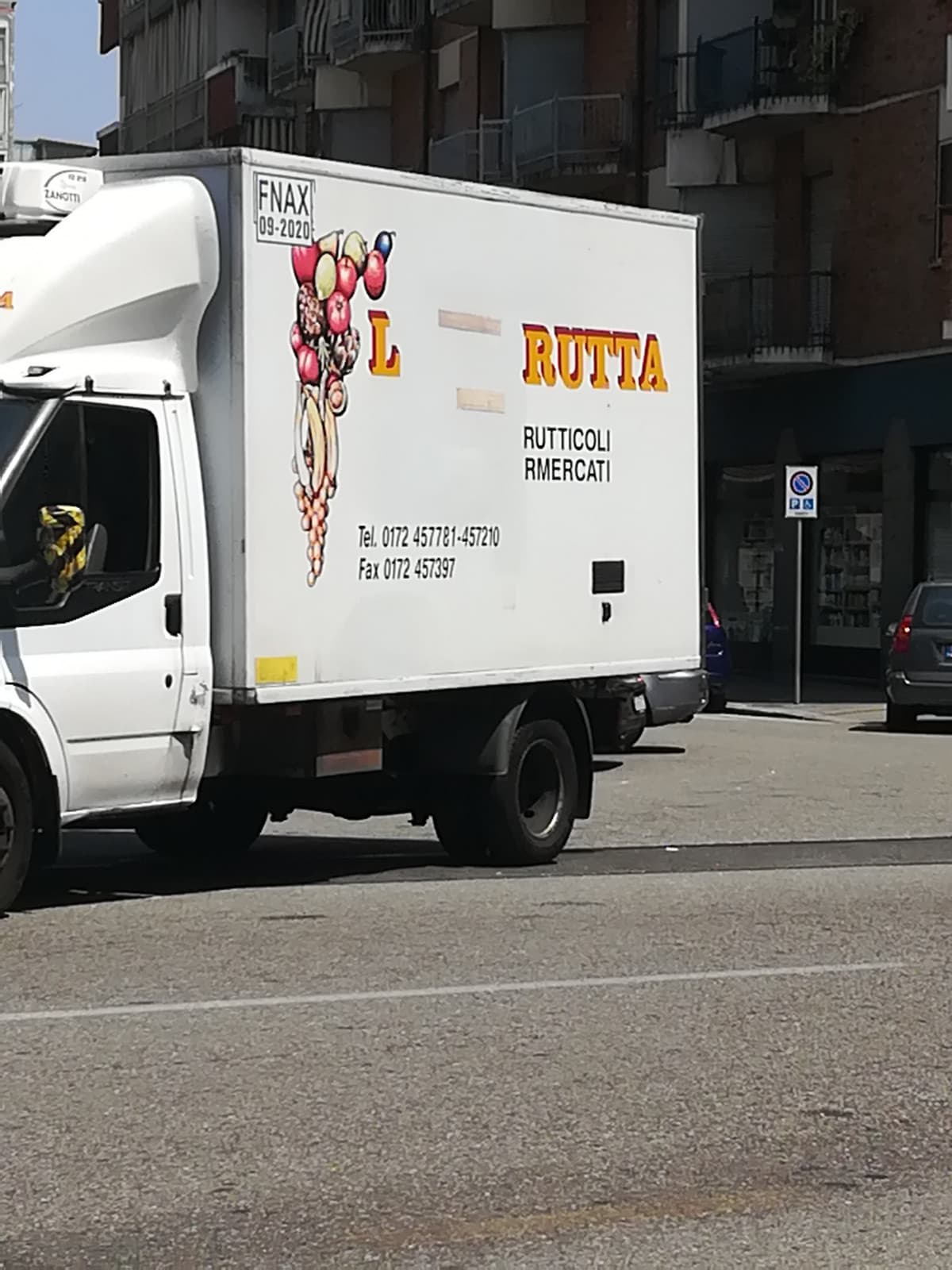 E voi la volete un po' di Rutta? 