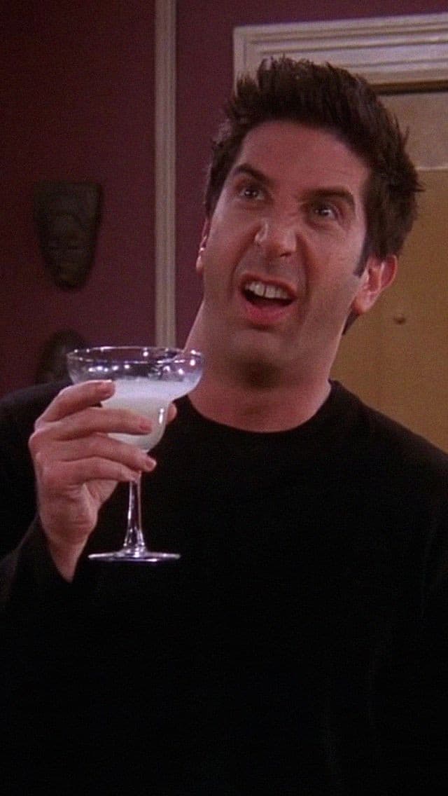 Io alle 6am: *prende il quarto caffè della nottata*
Il mio stomaco che pensava di trattasse di una colazione anticipata: