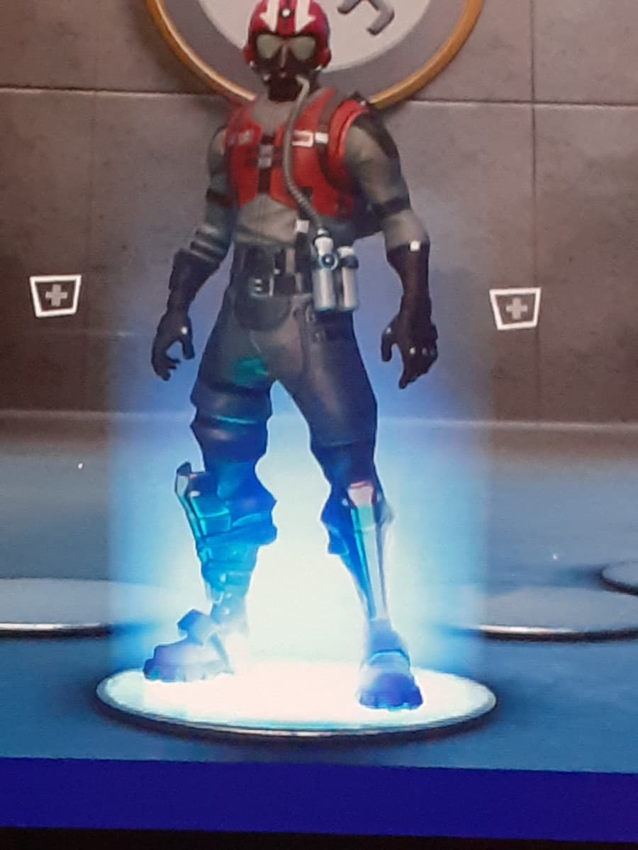In tutto questo ho riscaricato fortnite. Perchè? Perchè mi annoio
