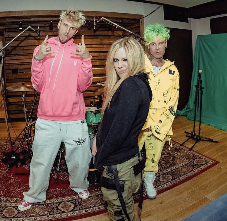 MGK E AVRIL LAVIGNE, MI SENTITE URLARE?