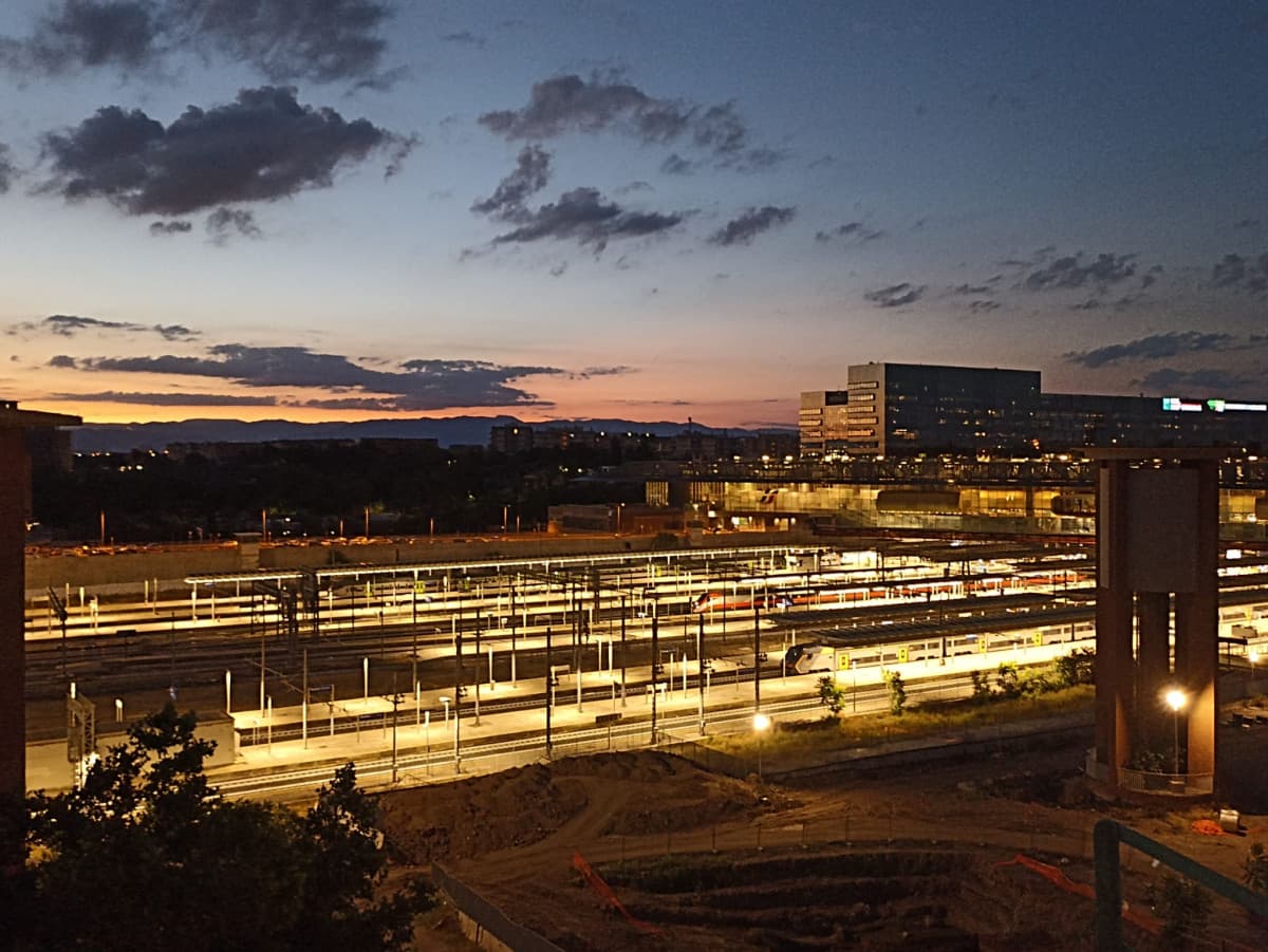 sono a roma, davanti a questo panorama, lo stesso di giugno 2021, e di luglio 2022, quando ho scattato questa foto. mi sono fatto una doccia calda,