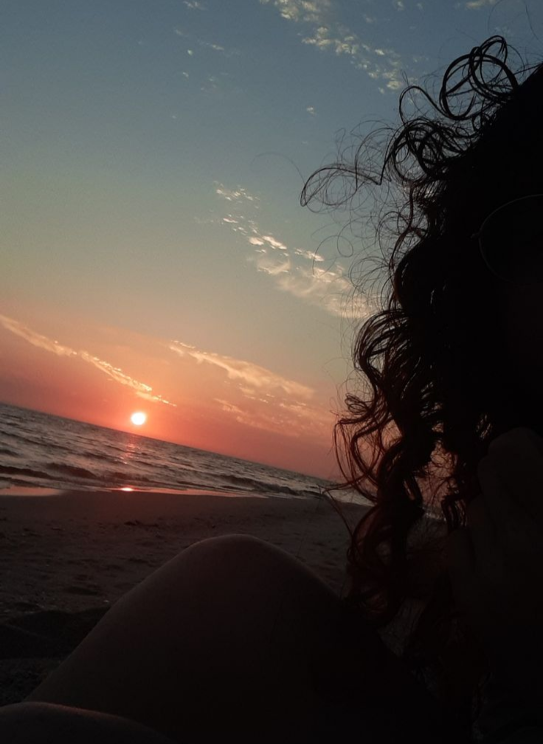 ti sorrido e dentro sono triste
ciò che cerco forse non esiste
