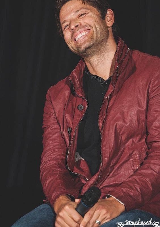 Facciamo gli auguri a questa personcina molto cute✨? che ha preso subito uno spazio nel mio cuoricino❤️ +45?✨
AUGURI MISHA❤️?✨
