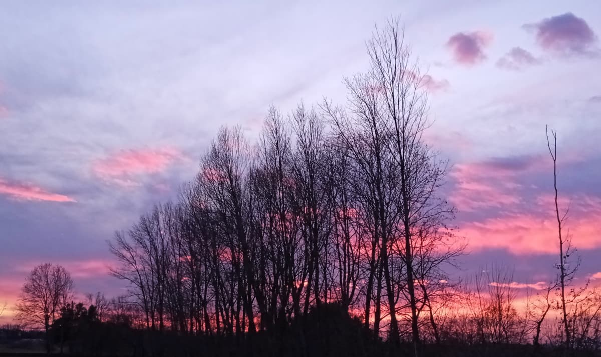 Nell'ultimo periodo adoro fare foto ai tramonti che si vedono dalla finestra di camera mia😍