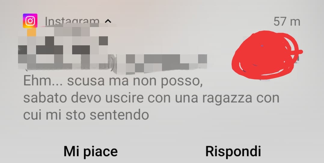 Io e sto ragazzo ci stiamo scrivendo da poco e lui ha sbagliato i modi per fare conversazione con me (cioè praticamente ha detto che voleva sapere chi fossi perché passavo sotto casa sua e che voleva sapere il mio ig ecc ecc), e niente mi sto sentendo male