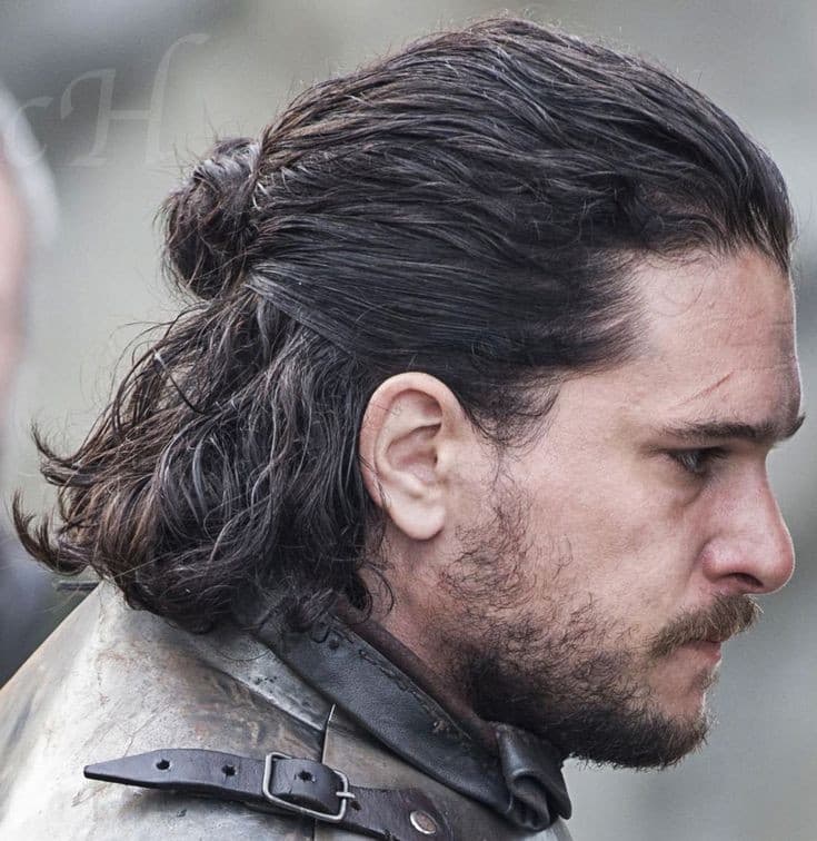 Cambiando un attimo il discorso, ma quanto sono belli i capelli di Kit Harington con Jon Snow?