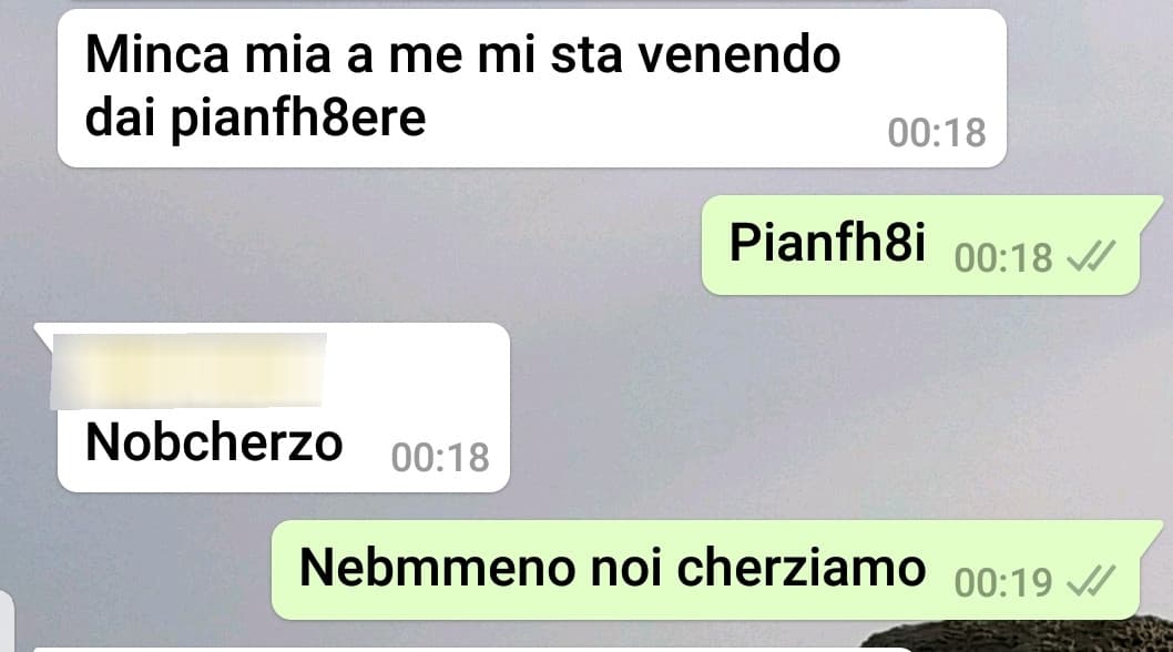 Quando la tua amica è palesemente ubriaca e tu le dai corda.