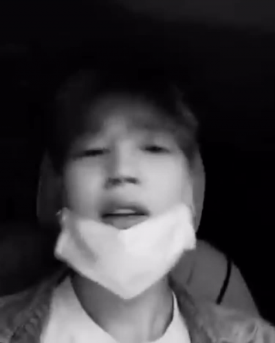 SONO IMPAZZITI AAAA,prima dynamite poi blue and grey e poi Moon,continuano a pubblicare cover su Twitter e JIMIN e Jin sono semplicemente in macchina AAAA