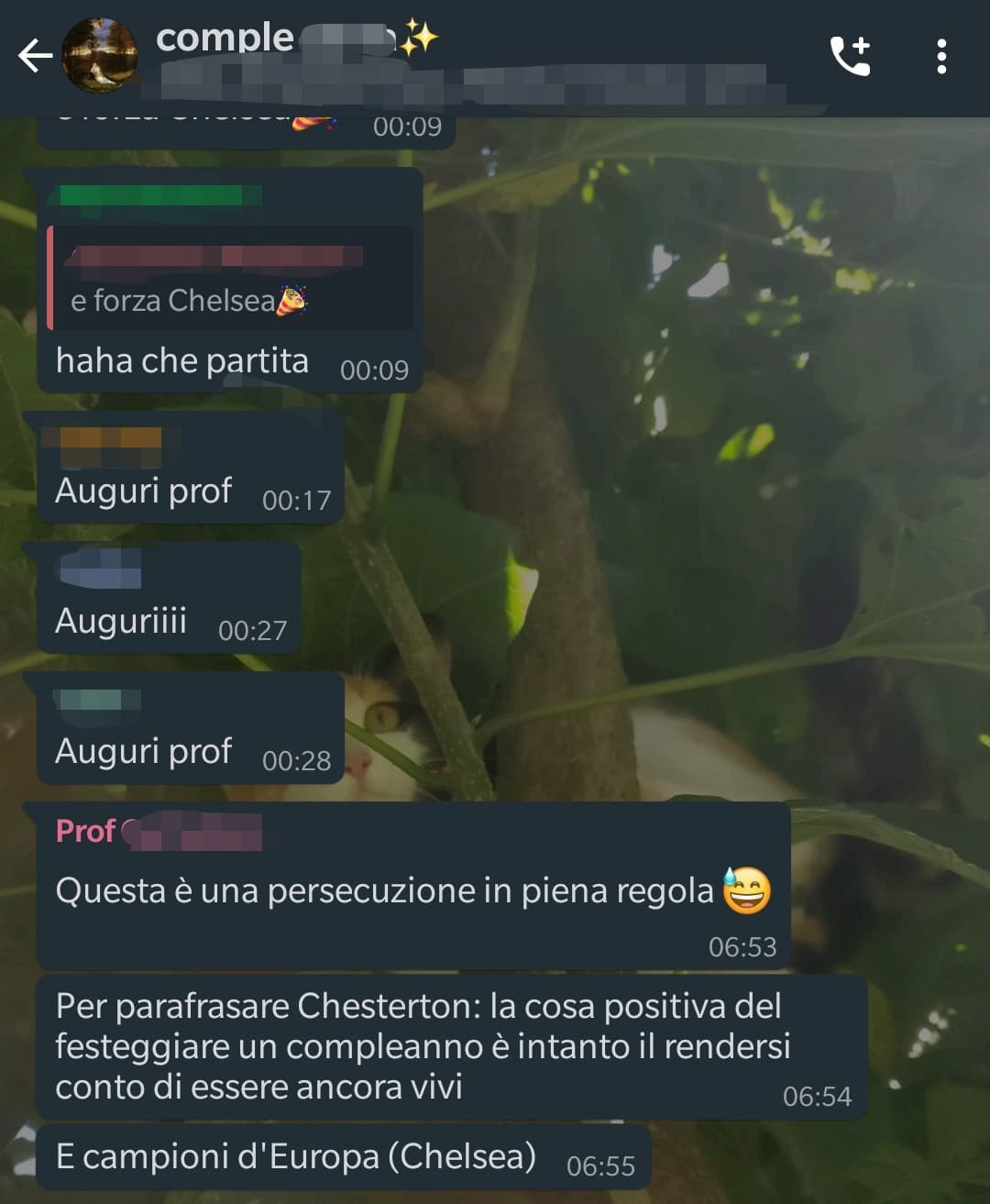 Hanno fatto un gruppo WhatsApp per fare gli auguri al prof di sostegno... 
Ps. Ho rischiato di mettere stiker con la sua faccia