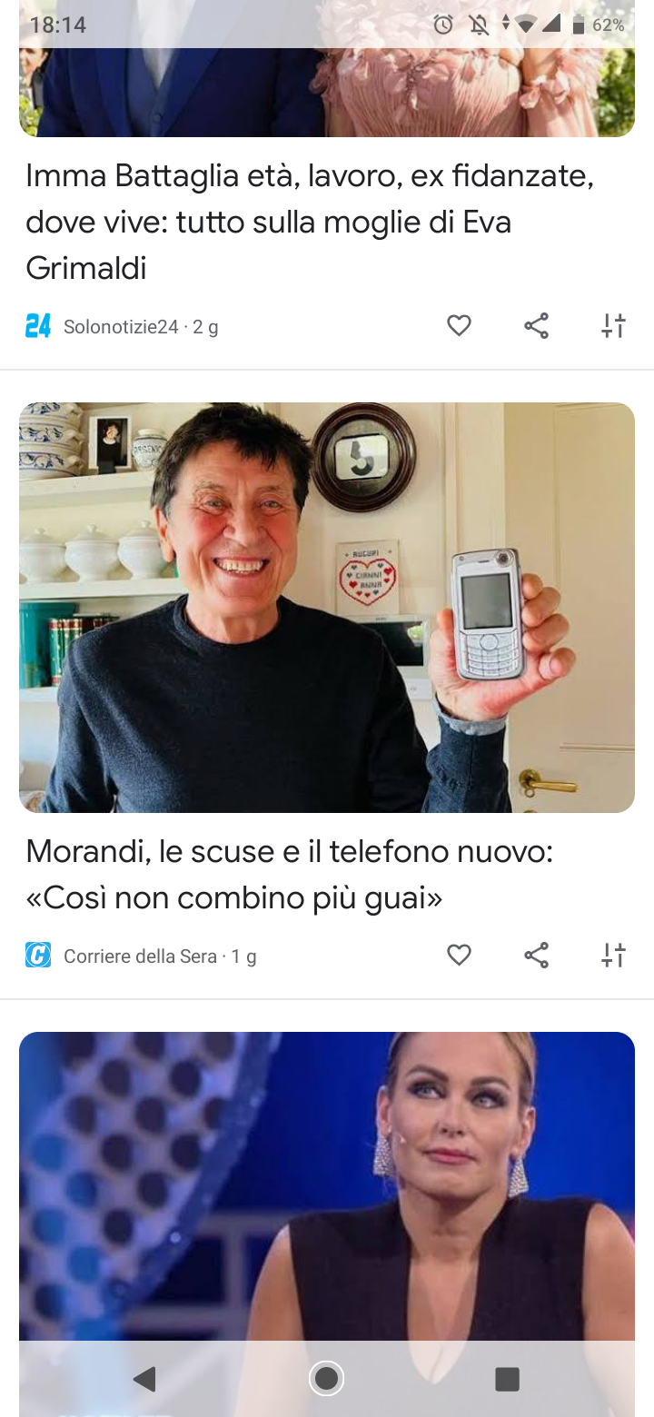 Quel telefono sta annegando nella sua mano