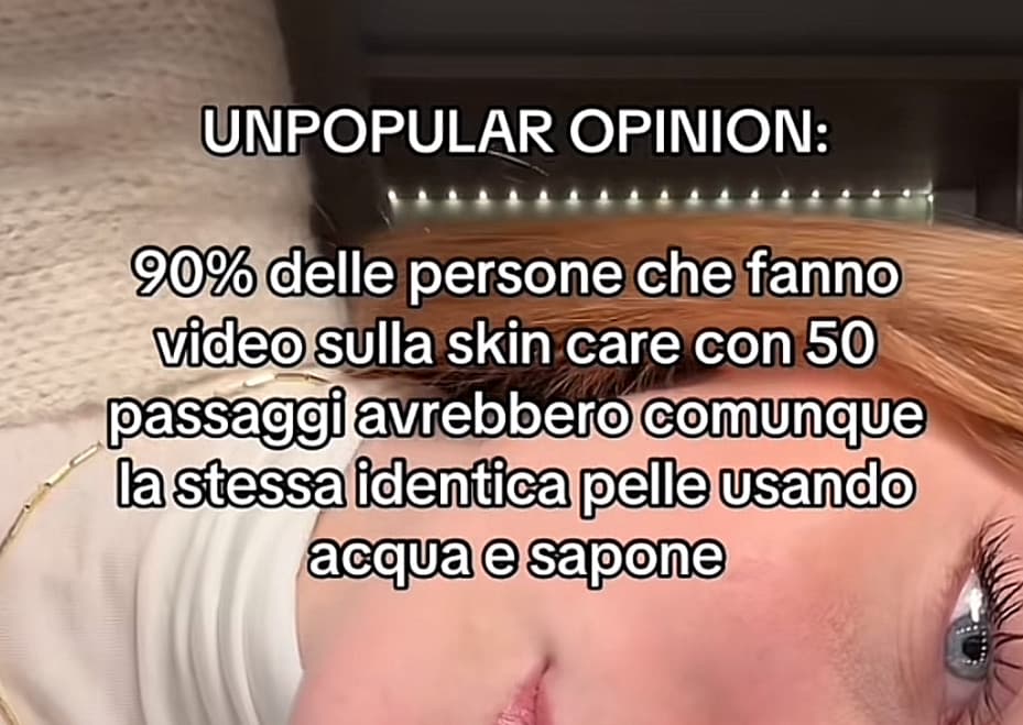 Lo penso anche io, ad esempio ho le rughe d’espressione sin da bambina e dicono che sia impossibile, e mi dicono che probabilmente non faccio skincare