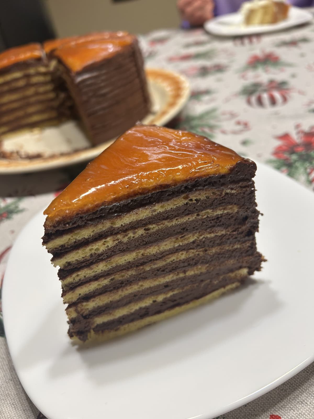 Per fortuna ho un padre chef, torta di cioccolato con caramello croccante sopra, buon capodanno a tutti, anche alla gente di brodaglia🥰