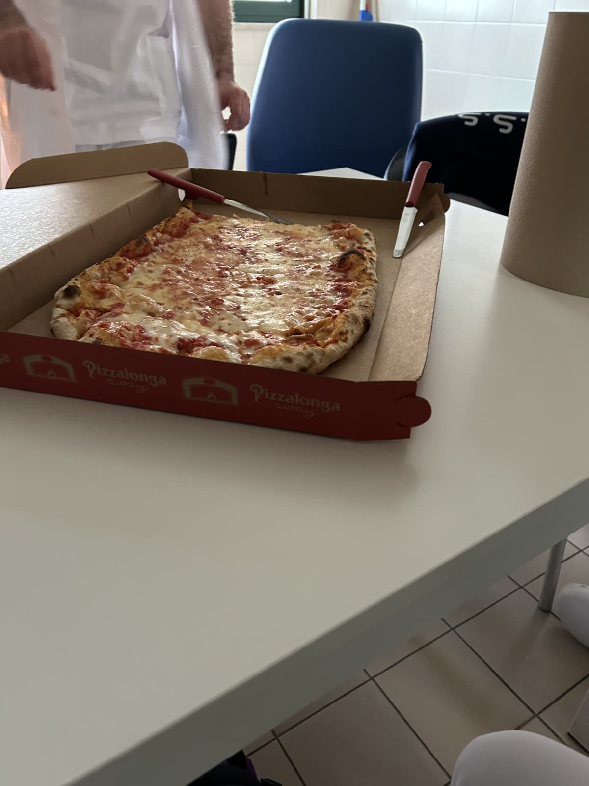 Oggi pizzata con gli operatori sanitari in ospedale😂