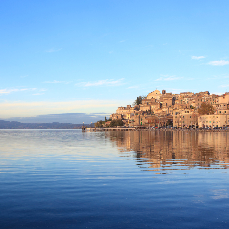 Questo invece è il lago di Bracciano 