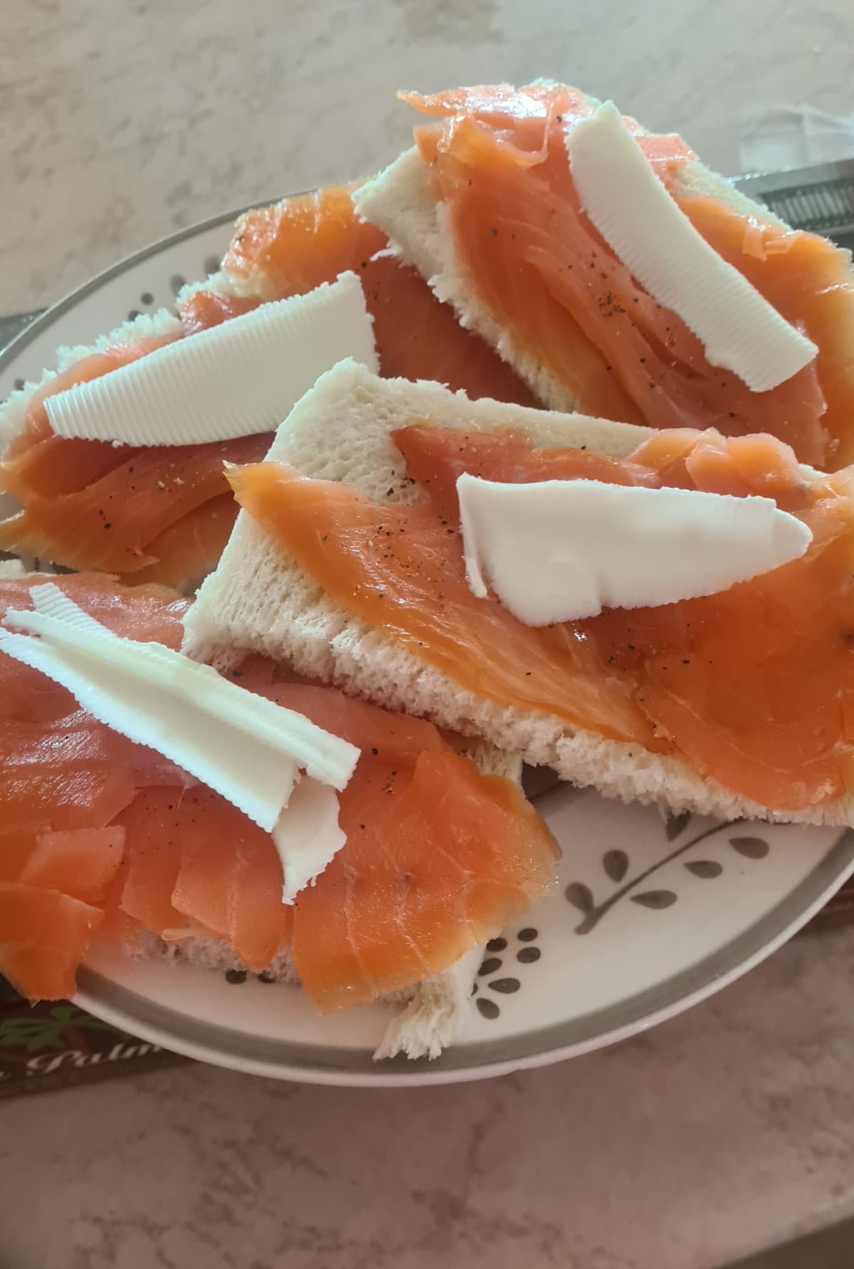 ho fatto le bruschettine con il salmonee