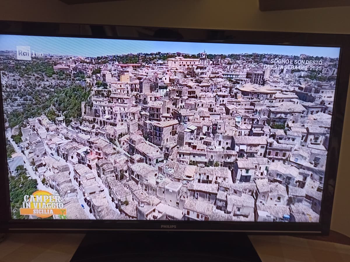 Ogni volta che fanno un programma TV nella mia città mi emoziono come un bambino 