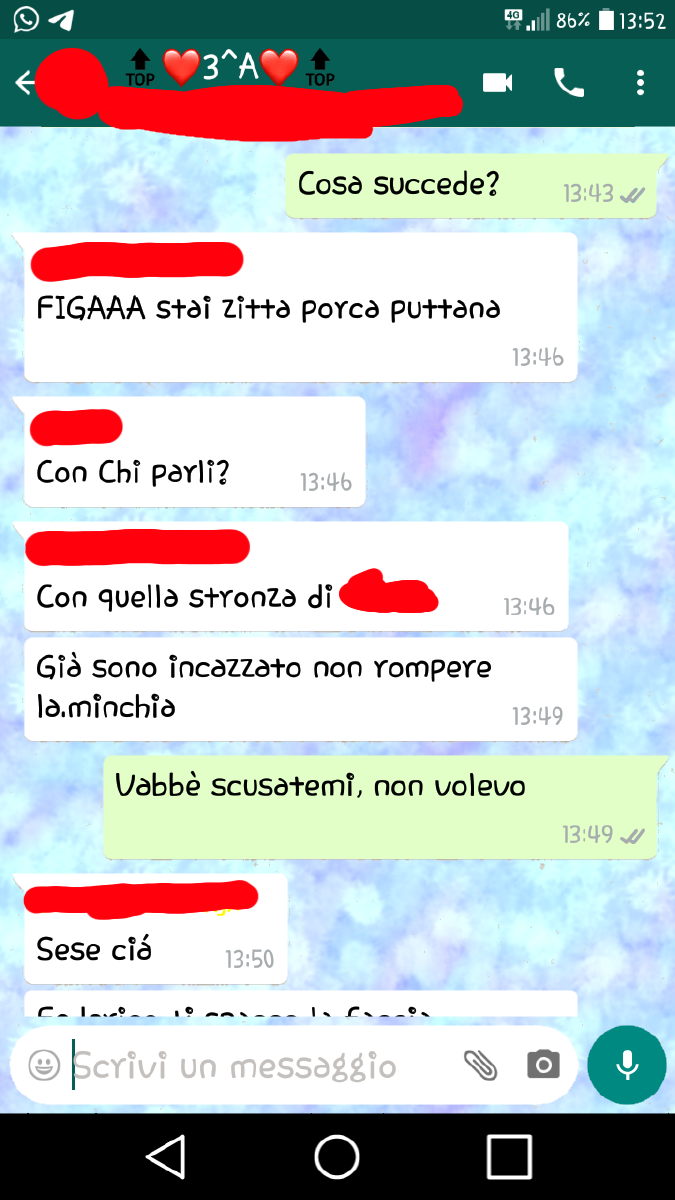 Mi ritrovo 430 messaggi dal gruppo di classe, allora ho chiesto cosa succedeva. 