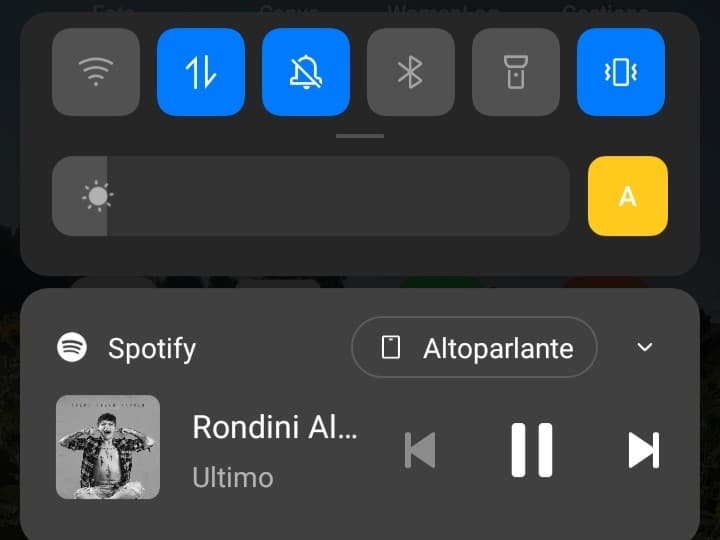 secondo me una delle sue canzoni più belle 