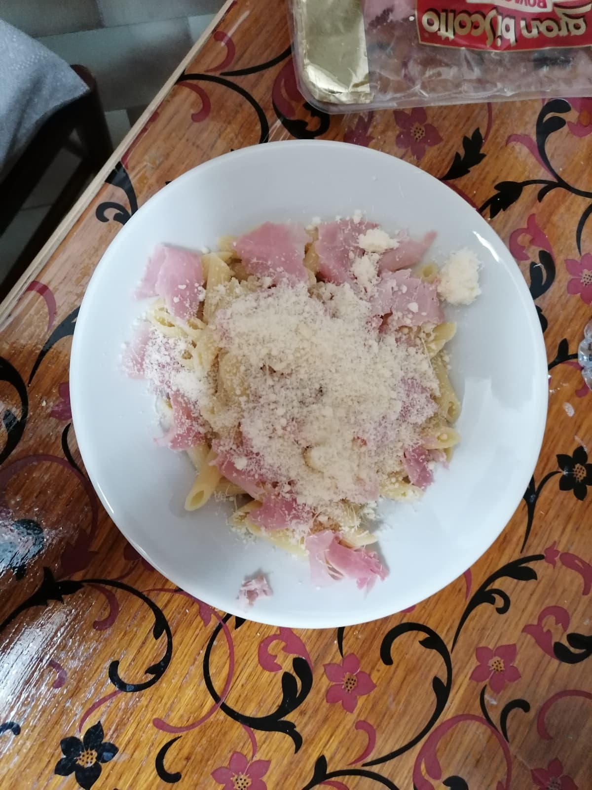 Pranzo di oggi. Voto: 9+. La chiamerò "pasta alla cheminchiahoinfrigo". #vitadauni 