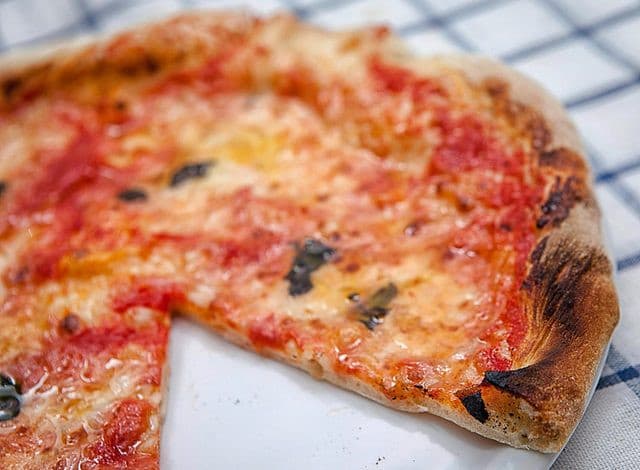 Dichiaro fondato il culto della pizza bassa e morbida