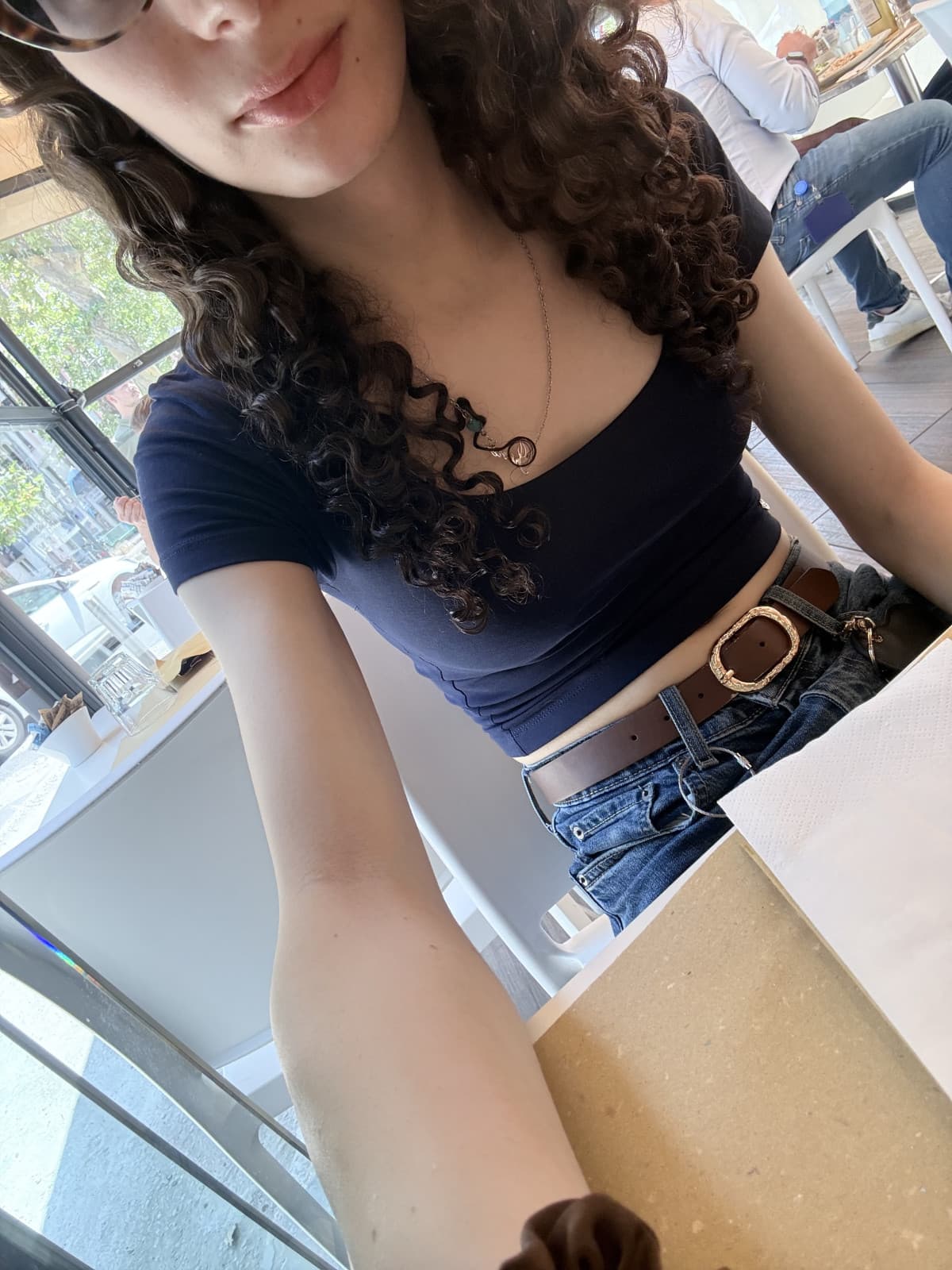 Una tranny che sta morendo di caldo 