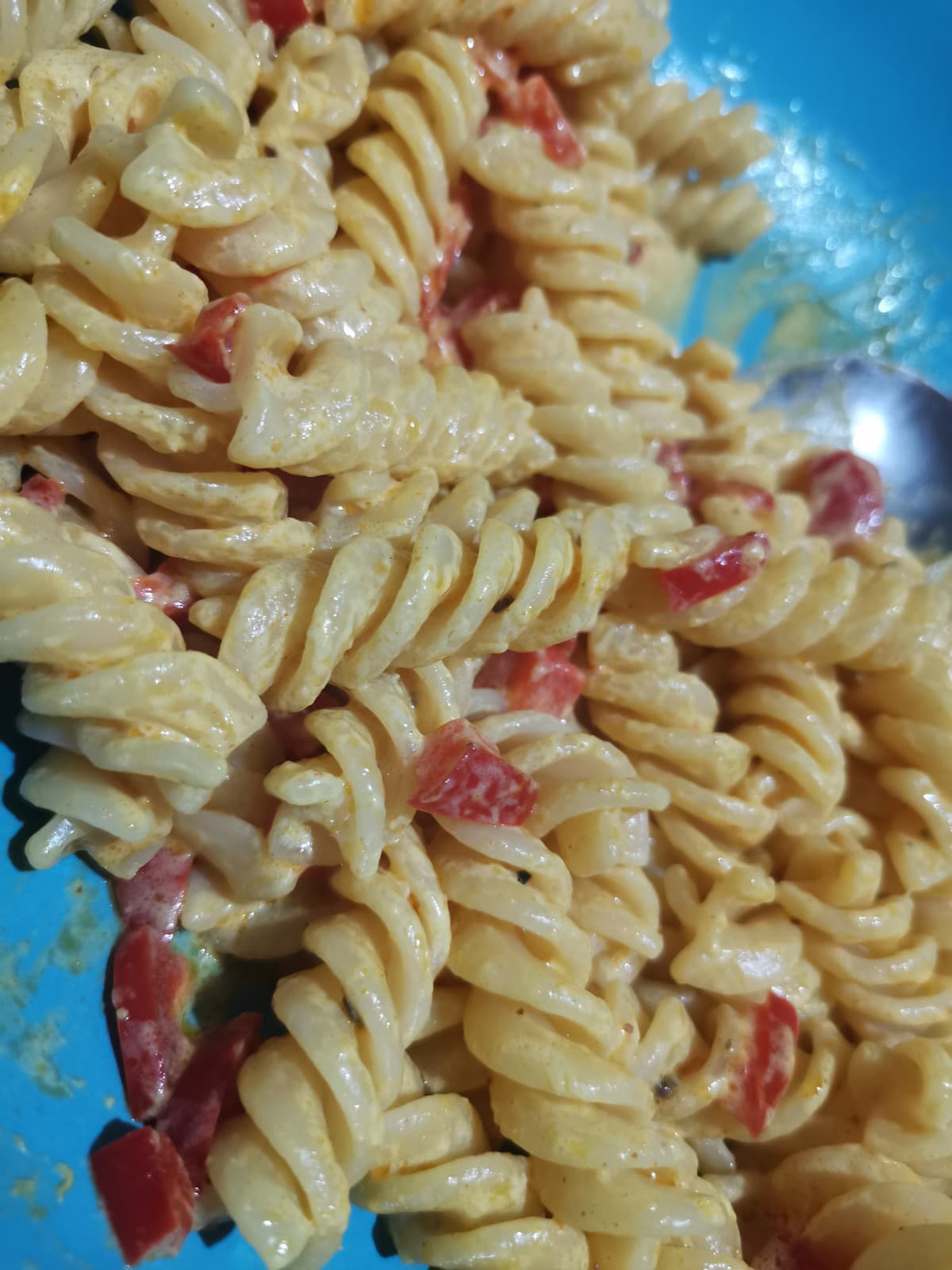 Cena/spuntino delle 3,pasta con peperoni e una cremina fatta con panna, mascarpone e spezie varie (curry-peperoncino-pepe-curcuma), adoro e stra buona??