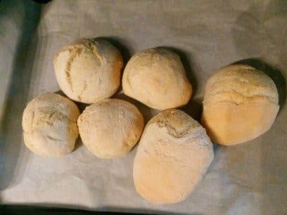 Pane fatto.in casa appena sfornato?