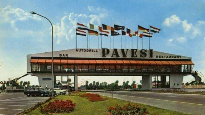 I meravigliosi Autogrill a ponte degli anni 60