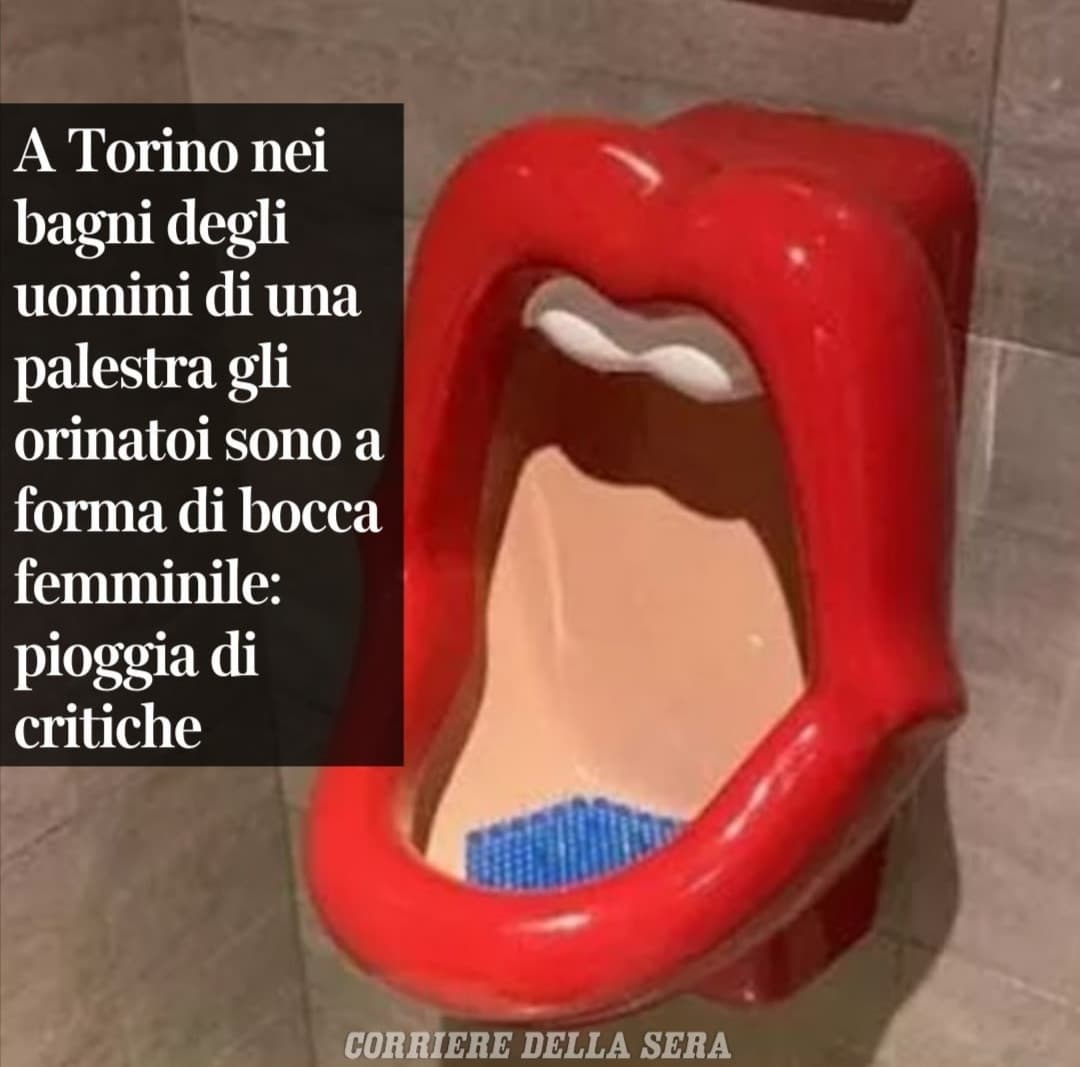 La prima cosa che ho pensato è che potrebbe essere anche la bocca di uomo ahah, cioè mica è detto che il rossetto lo metta solo la donna 