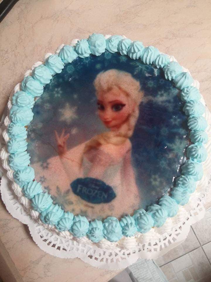 La torta di compleanno per la mia cuginetta che oggi  compie 6 anni?❤