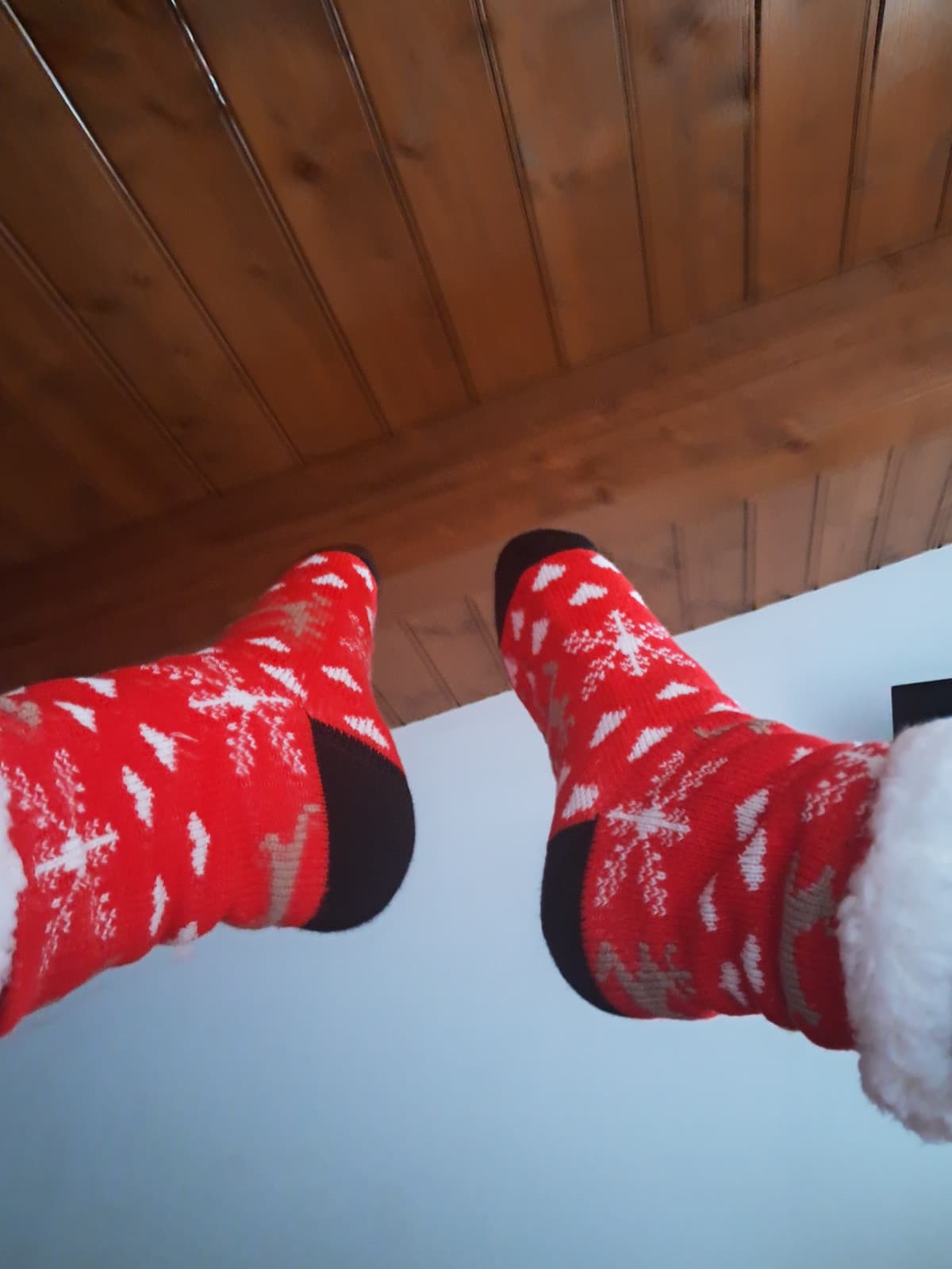 Pov sei in vacanza in Norvegia e hai la febbre , posizione pre supposta😂😭