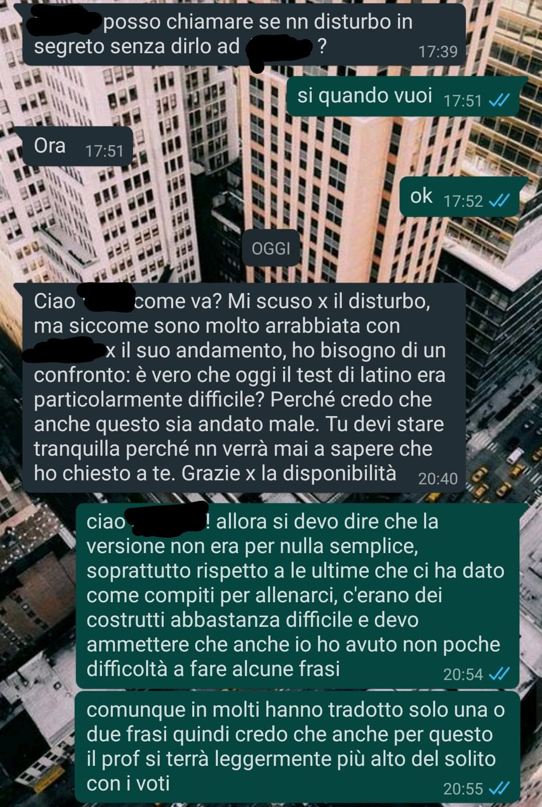 queste sono le chat tra me e la mamma di un mio compagno di classe (e amico che sì, forse un po' mi piace), non so quanto sia normale tutto ciò ✌?