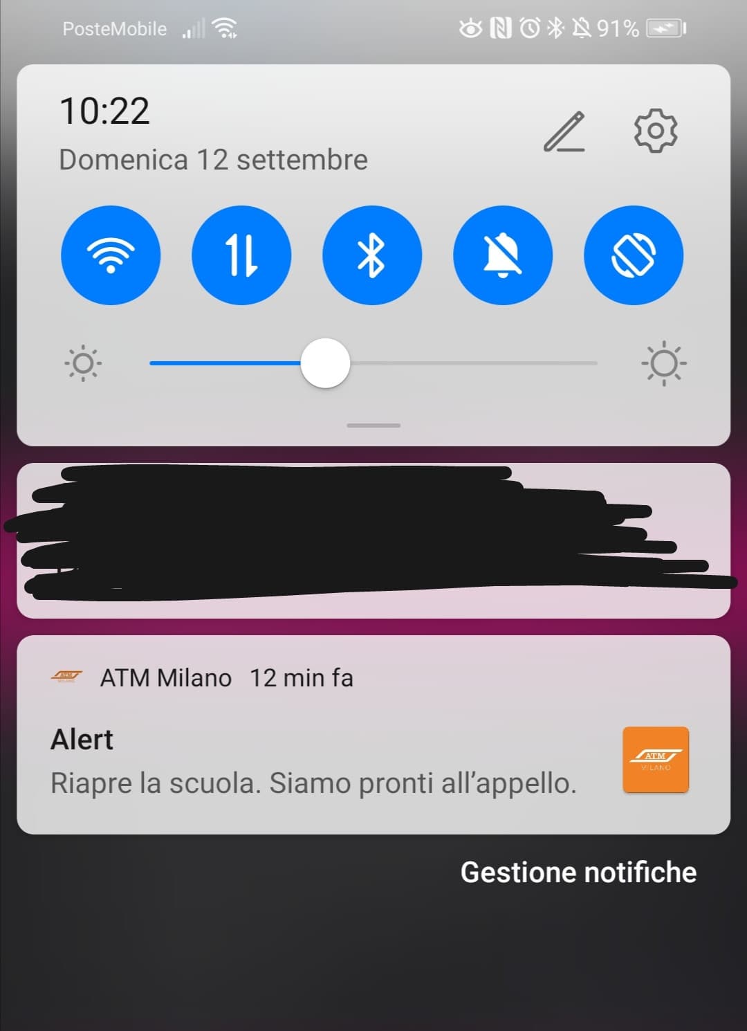 Pure la metro mi rammenta che domani ricomincia la scuola... Oggi mi butto da un grattacielo. 