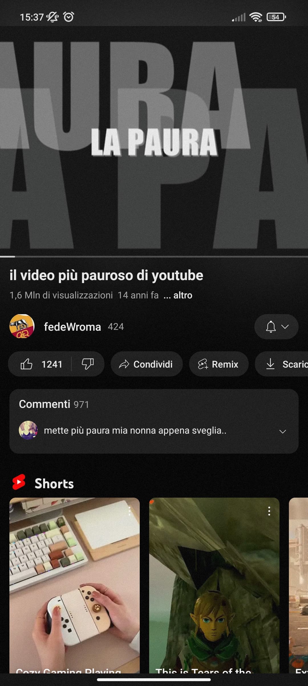Quando avevo circa 6/7 anni guardai sto video sul PC (Windows XP) di mio padre rimasi traumatizzato HAHAHAHAHAHAHAHAHA
