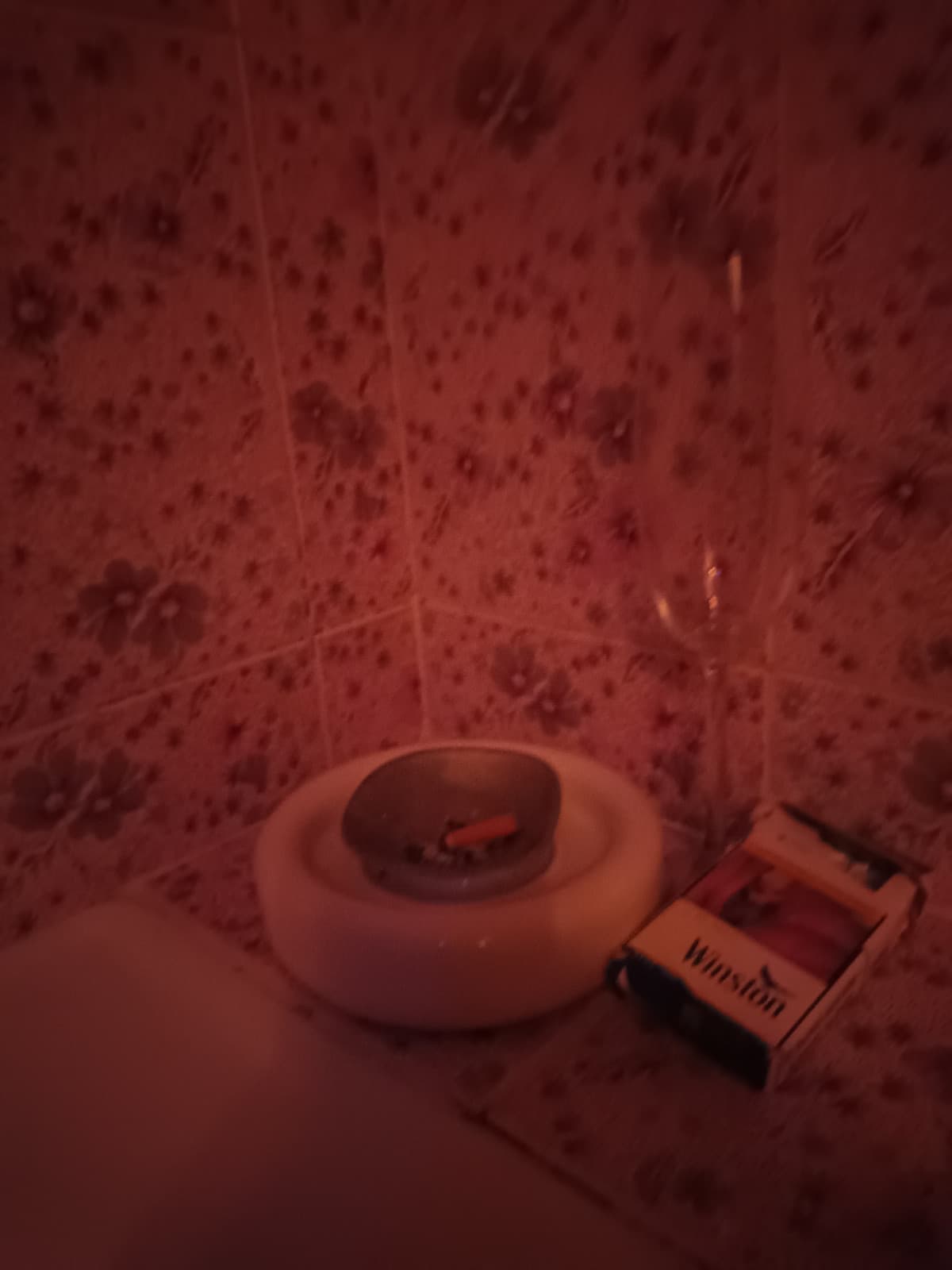 Le altre coppie: escono vanno a cena fuori 
Io e il mio ragazzo: 