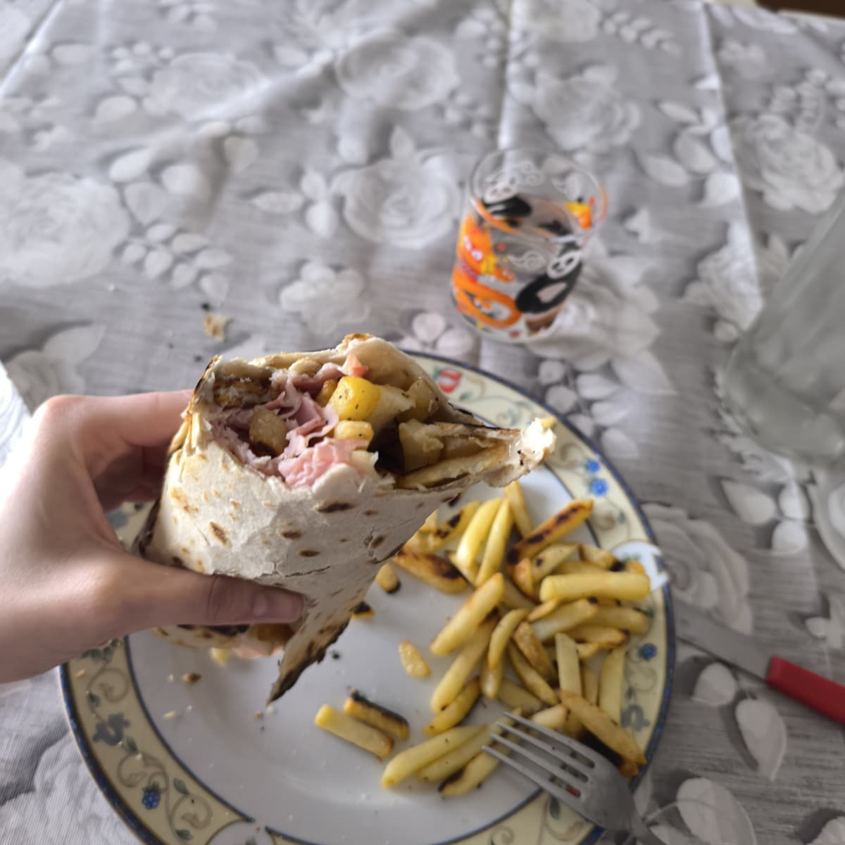 Quando sei fuorisede, hai zero voglia di cucinare ma una fame da lupi e quindi...