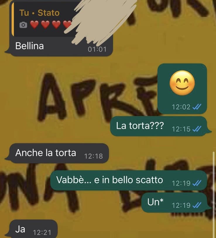 se volete sapere la storia completa guardate il mio ultimo shout. Comunque vabbè questo è il continuo della chat, mamma mia quando ho letto quel “anche la torta” sono morta e risorta. Poi mia madre rovina un po’ il tutto con “è un bello scatto” no amo, non