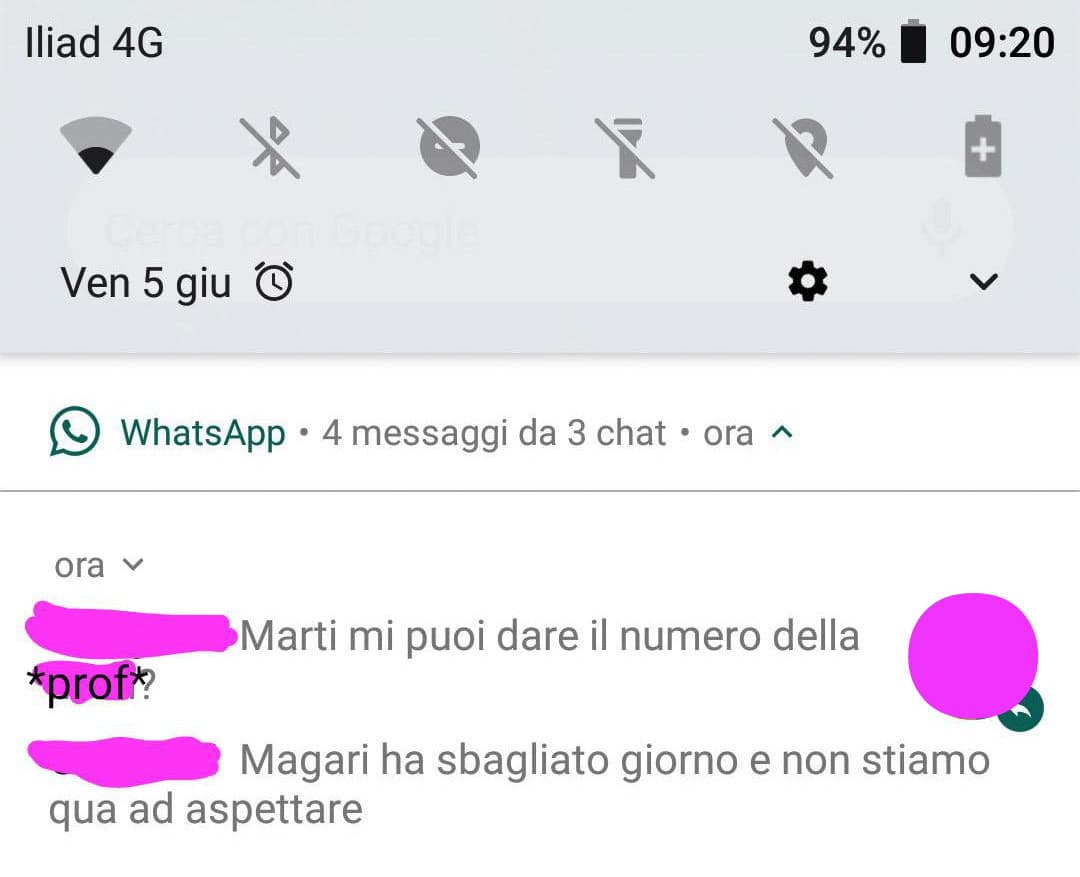 La prof probabilmente si é scordata della videolezione e questa glielo vuole ricordare. Poi mi chiedono perché odio i miei compagni di classe