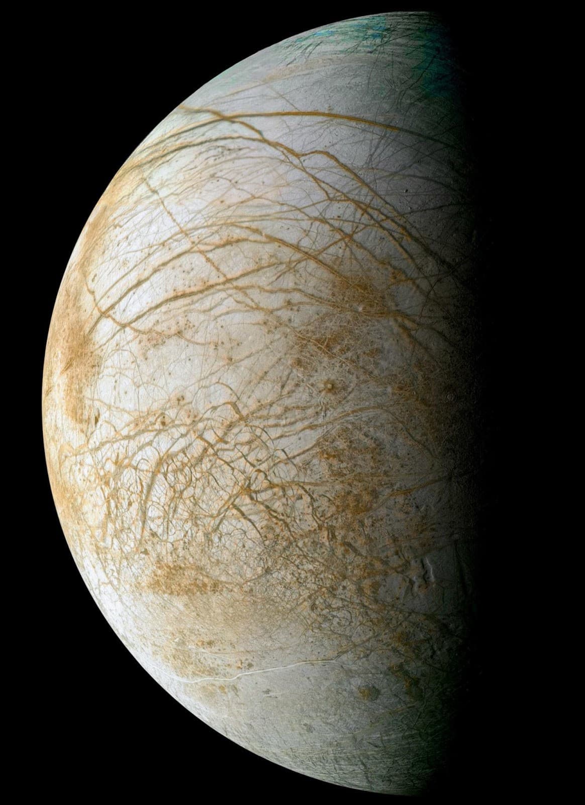 Europa satellite naturale di Giove tra i candidati ad ospitare la vita con un oceano d'acqua sotto la crosta