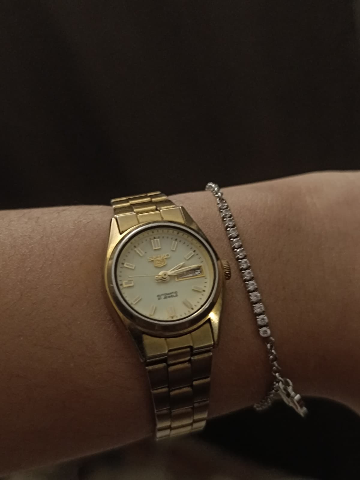 l'ho trovato random per casa, come si carica un orologio? lol