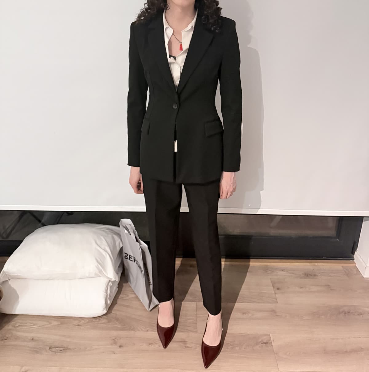 Pareri sull’outfit? A parte la camicia 