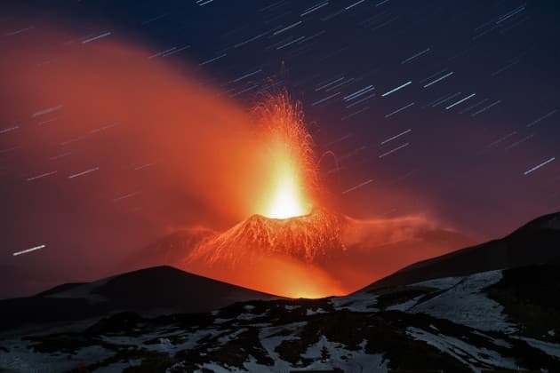 L’Etna sta lentamente scivolando in mare 