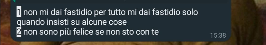 Oggi a scuola sono scoppiato a piangere totalmente a caso. Ero fuori dalla classe all'intervallo e ad un certo punto ho sentito di star per esplodere e ho cercato di tornare in fretta. 