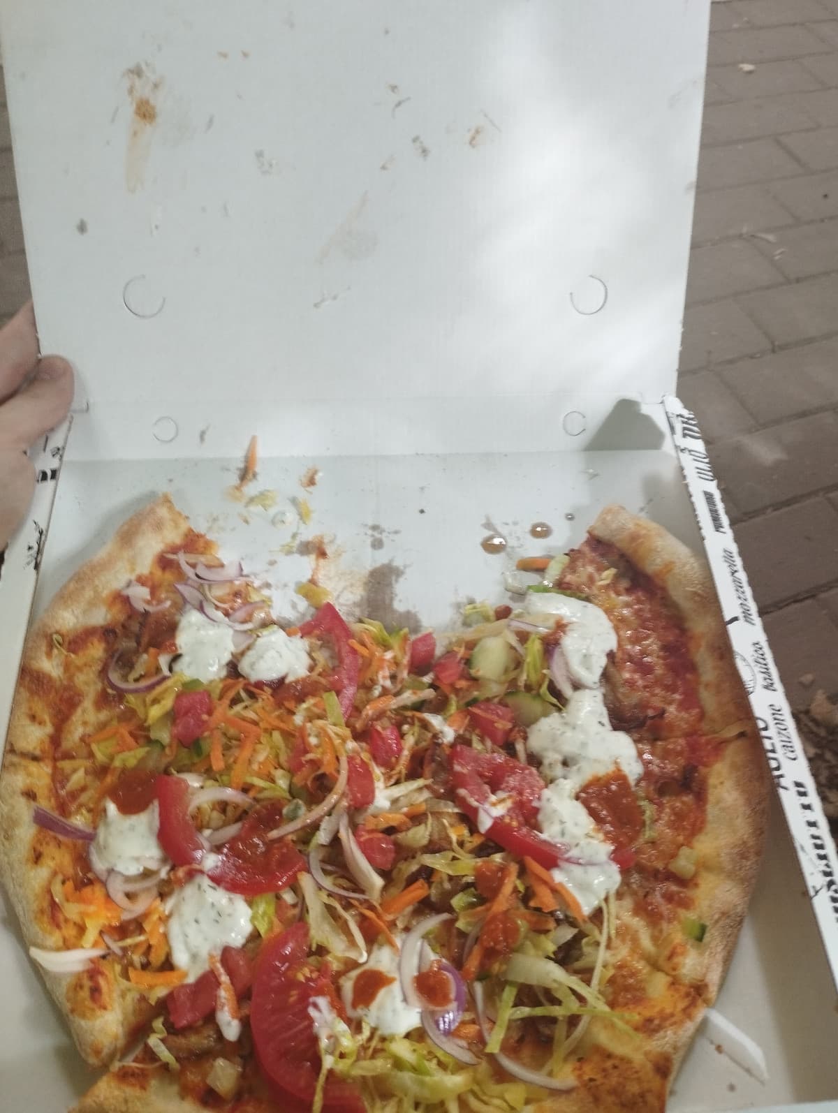 Pizza kebab. Non male