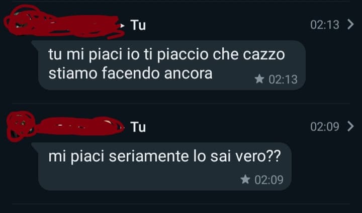 È SUCCESSO, CE L'HO FATTA. non riesco più a guardarla negli occhi perché le ho detto cose TANTO imbarazzanti, ma le piaccio e sono felicissima. DOPO PIÙ DI UN ANNO ERA ORA